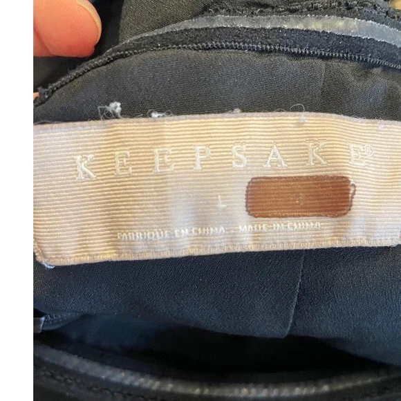 Keepsake modern black dress large one shoulder perfect wedding guest dress - Picture 5 of 5